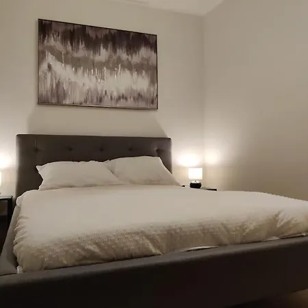 Stylish 2-room Close To Center Apartman